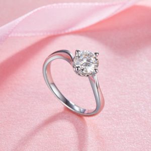 Sorella Promise Moissanite Solitaire Ring (1 Ct)