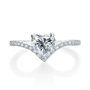 Lyra Heart Moissanite Ring (1 Ct)